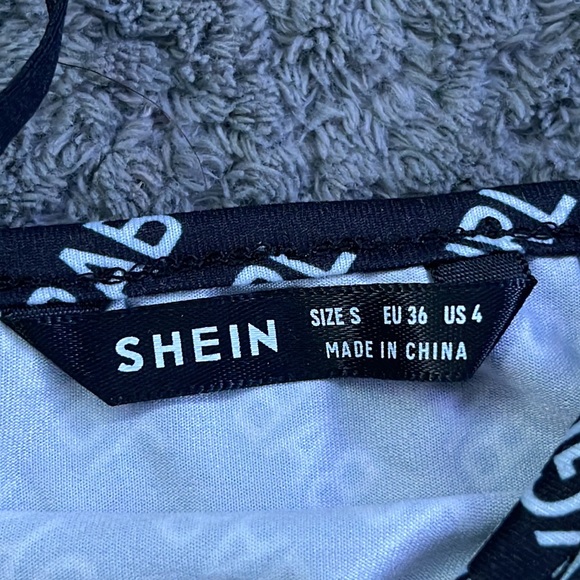 a size small crop top - Picture 2 of 2